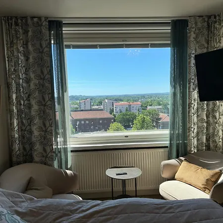 Tyylikaes Maisema-asunto Asemalla Lahti